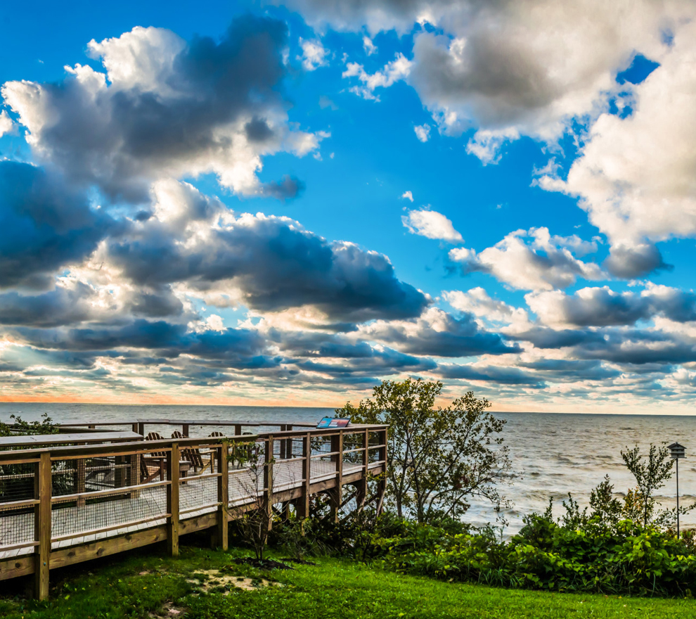 Lakefront Lodge in Willowick Lake Erie Park Views Lake Metroparks